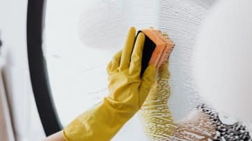 astuce pour nettoyer un miroir