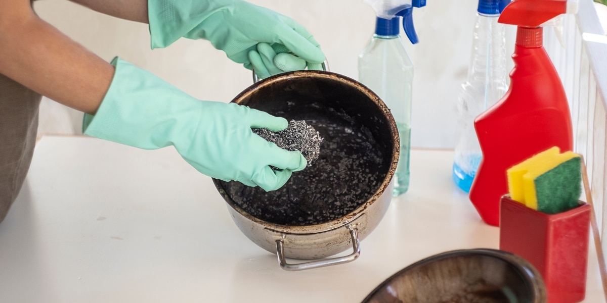 Comment nettoyer une casserole ou une poêle en inox brûlée