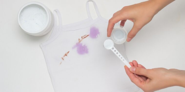 Nos astuces pour rattraper des vêtements qui ont déteint !