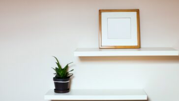 Bricolage à la maison : comment fixer une étagère sans perceuse ?