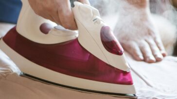 Parfumez le linge naturellement avec un fer à repasser !