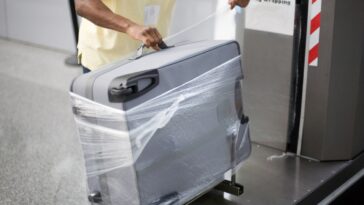 3 raisons d’emballer vos valises dans du film plastique à l’aéroport avant de prendre l’avion