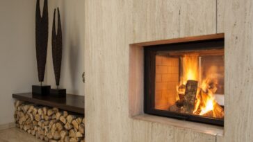 Comment allumer un feu de cheminée rapidement ?