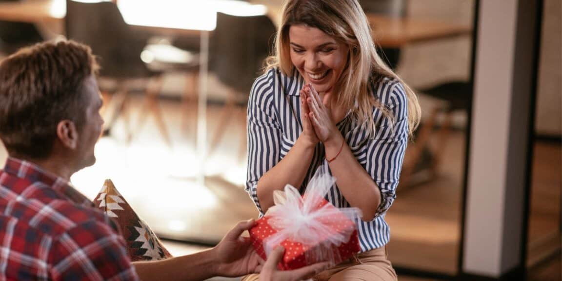 Idées de dernière minute pour le 8 mars : Quoi offrir à sa mère, sa sœur ou son amie pour la journée de la femme en suivant l'actualité