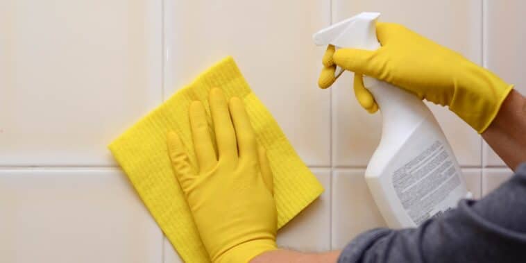 3 astuces pratiques pour nettoyer les joints de votre salle de bains sans effort !