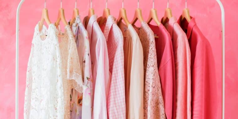 Astuces pratiques pour empêcher vos vêtements neufs de déteindre !