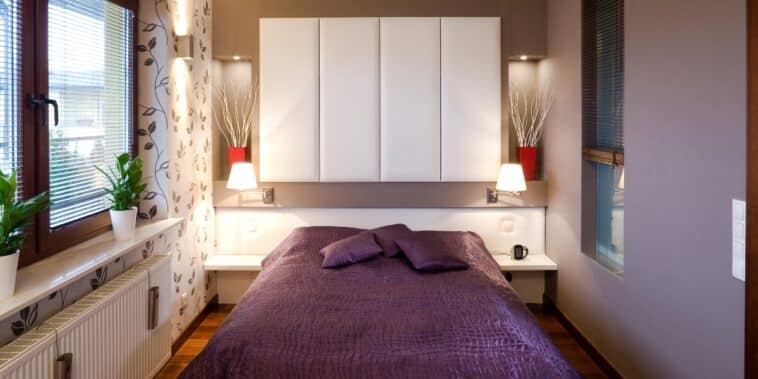 Découvrez nos astuces créatives pour aménager une petite chambre et maximiser l'espace !