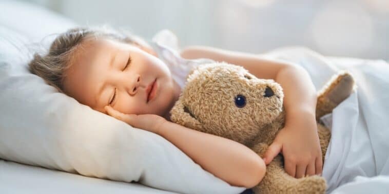 Conseils pratiques pour déterminer l'heure idéale du coucher de votre enfant et favoriser un sommeil réparateur