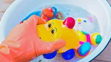 Comment nettoyer et désinfecter les jouets de son enfant ?