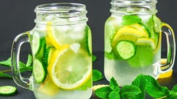 Conseils bien-être : les avantages et les risques de boire du jus de citron à jeun chaque matin