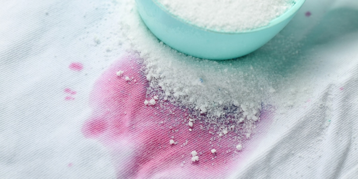 Comment enlever les taches de cerise astuces simples pour vêtements et tapis