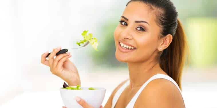 Des conseils simples pour un été plein d'énergie : oubliez les suppléments et privilégiez ces aliments courants contre la fatigue