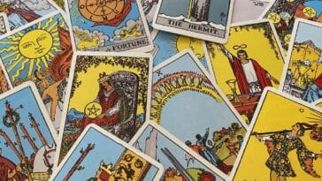 Plongez dans l'univers mystique du tarot : Guidance et prévisions pour la journée du 26 juillet 2024
