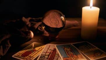 Le Tarot révèle les énergies cosmiques du 25 juillet 2024 : Découvrez comment la Lune et Mars influenceront votre journée