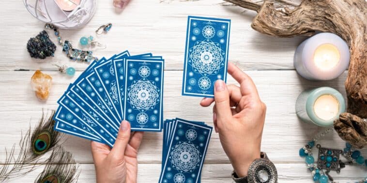 Prévisions astrologiques du 03 août 2024 : tirage de tarot et énergies universelles