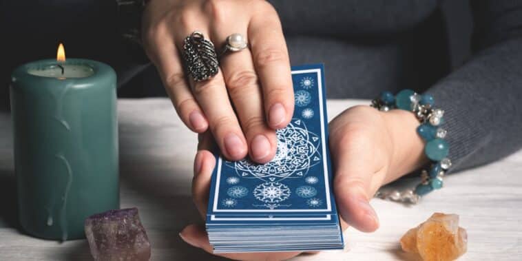 Découvrez les mystères du cosmos : Énergies et prédictions du tarot pour le 09 août 2024