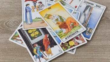 Découvrez l'influence des astres sur votre journée du 08 août 2024 grâce au tarot : Conseils et prévisions pour chaque signe !