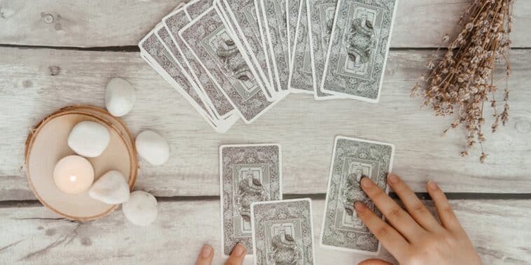 22 août 2024 : Dévoilez les mystères de votre journée avec le tarot