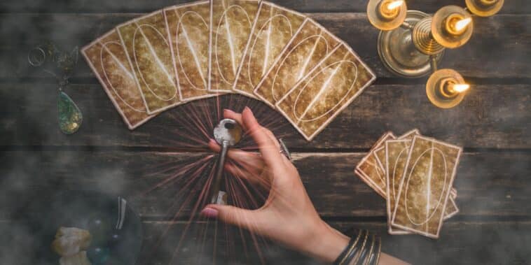 Astrologie août 2024 : Influence de Mercure rétrograde sur votre signe astrologique ! Découvrez votre jour de chance !