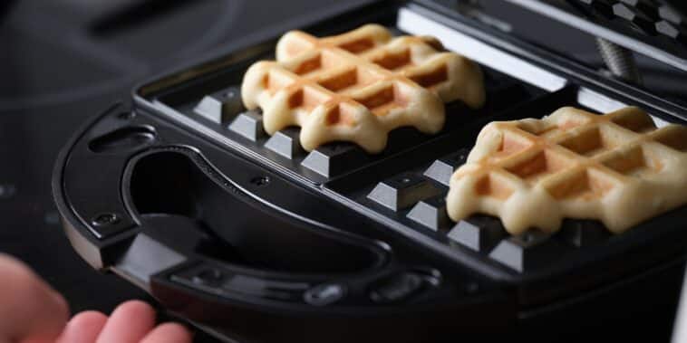 5 astuces simples pour un nettoyage parfait : désinfectez facilement votre gaufrier à la maison